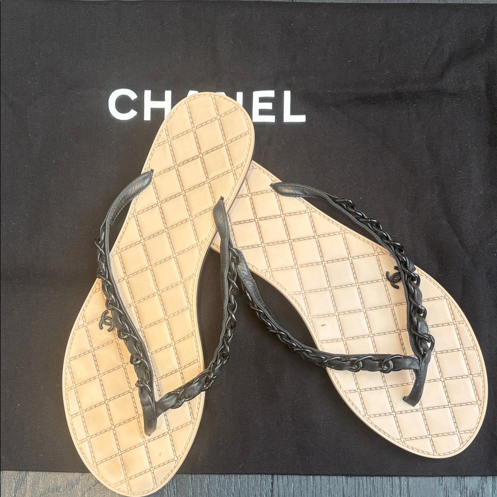 CHANEL Black and pink Quilted Sandals